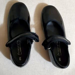 Freestyle by Danskin Girls' Tap Shoes 9 Black A